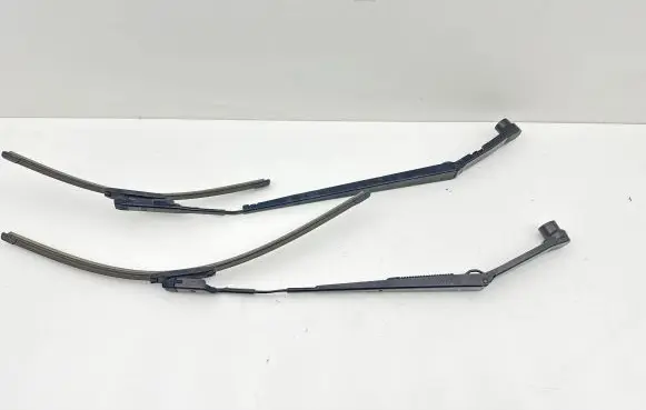 Subaru Outback (BT) Front wiper blade arm