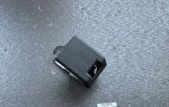 Mitsubishi Pajero Fuel cap release pull handle MB793481