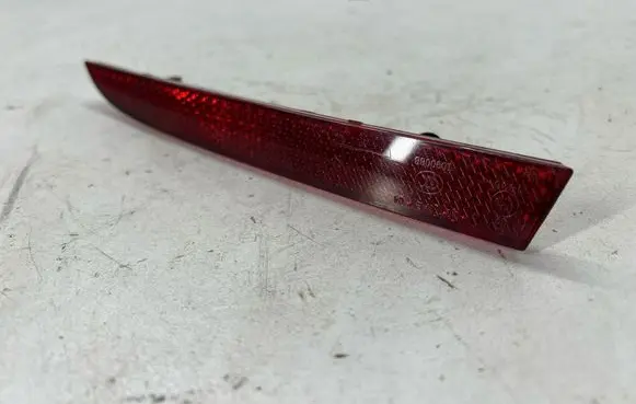 Chevrolet Camaro Rear tail light reflector 92282552