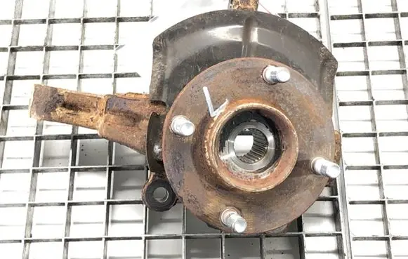Nissan Tiida C11 Front wheel hub spindle knuckle