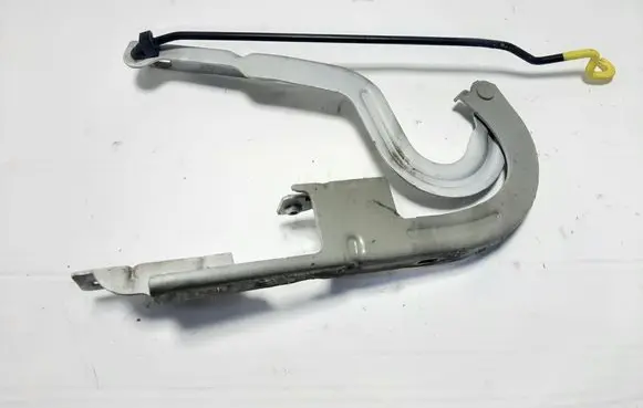 Engine bonnet/hood hinges