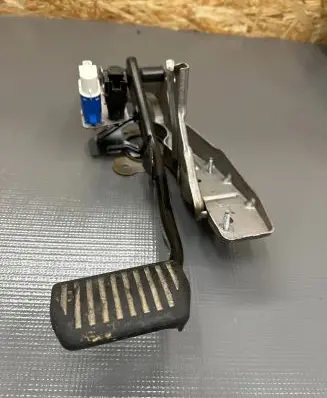 Volvo XC60 Brake pedal