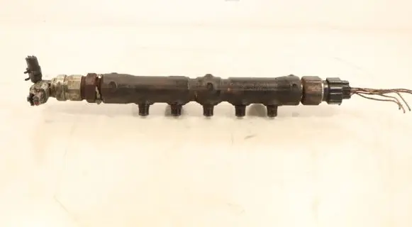 Toyota Avensis T250 Fuel main line pipe 