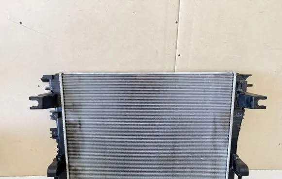 Dodge RAM Coolant radiator 68430021AA 70113C 68430021