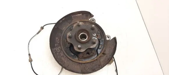 Rear wheel hub