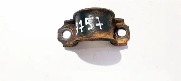 Suzuki Grand Vitara II Sway bar bush bracket, front 