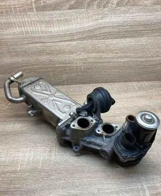 Volkswagen PASSAT B7 EGR valve 03L131512DQ 0280751016 CFF