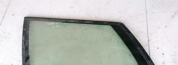 Volkswagen PASSAT B4 Rear side window