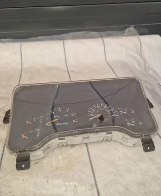 Speedometer (instrument cluster)