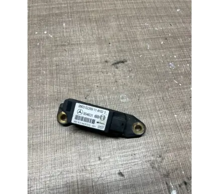 Mercedes-Benz C W203 Airbag deployment crash/impact sensor 0018204426 004631