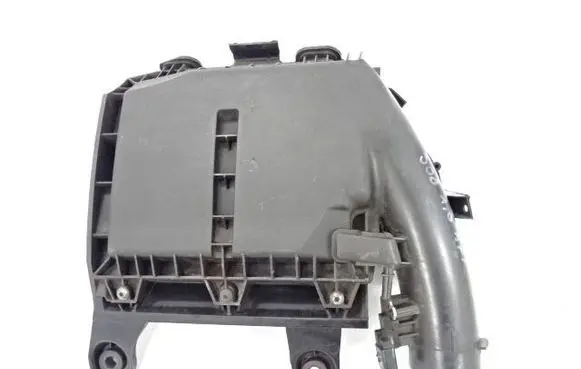 Peugeot 308 Air filter box 9806561080