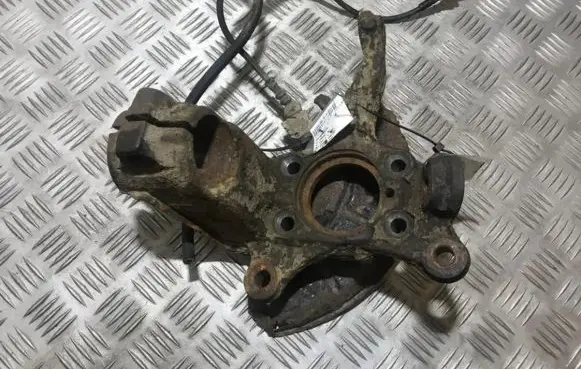 Volkswagen Golf Plus Front wheel hub