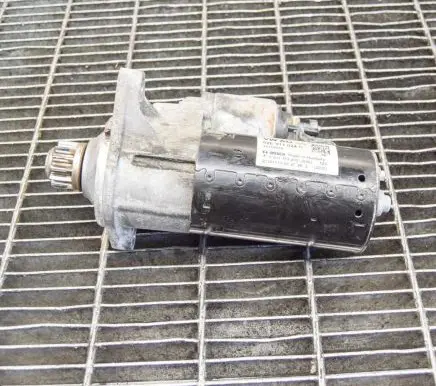 Volkswagen PASSAT B7 Starter motor 02E911024C 0001153005