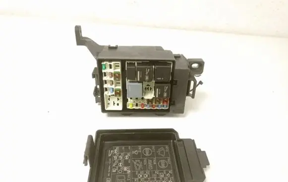 Jaguar XE Fuse module GX7314A076DA