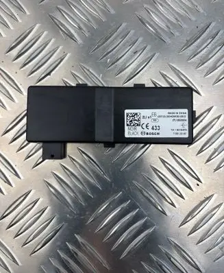 Opel Corsa E Door central lock control unit/module 13503204 F00HJ00487 TA2010972