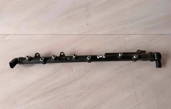 BMW 5 E60 E61 Fuel main line pipe 7788679 0281002497 11695217