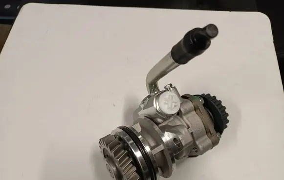 Volkswagen Transporter - Caravelle T5 Power steering pump 7H0422153A 10SKV131 7H0422153H