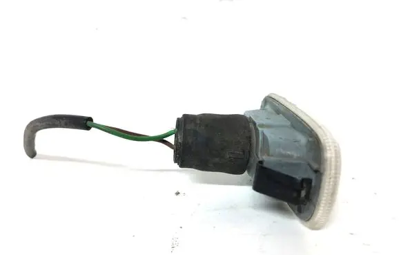 Front fender indicator light