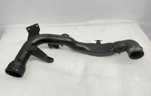 Volkswagen PASSAT B5.5 Intercooler hose/pipe 8E0145762B 3B0145762E 8E0145762D