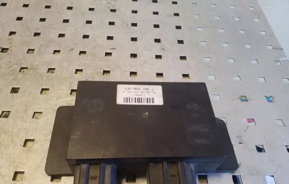 Volkswagen PASSAT B5 Comfort/convenience module 1J0959799J