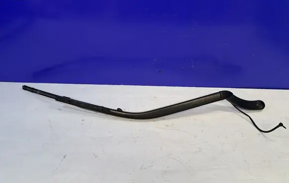 Windshield/front glass wiper blade