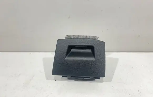 Glove box