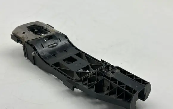 Volkswagen PASSAT B7 Front door exterior handle/bracket 5ND837885A