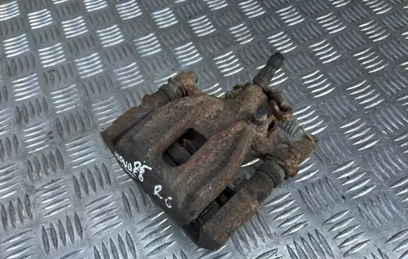 Ford Mondeo Mk III Rear brake caliper