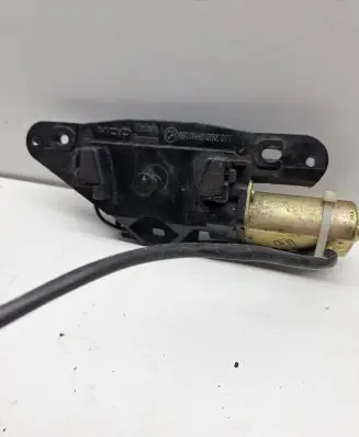 BMW 5 E39 Tailgate/trunk/boot lock/catch/latch 8362371