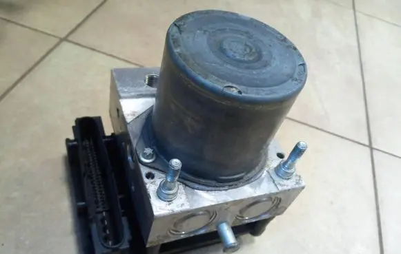 Toyota Corolla Verso E121 ABS Pump 445400F020 0265234222 NE55444