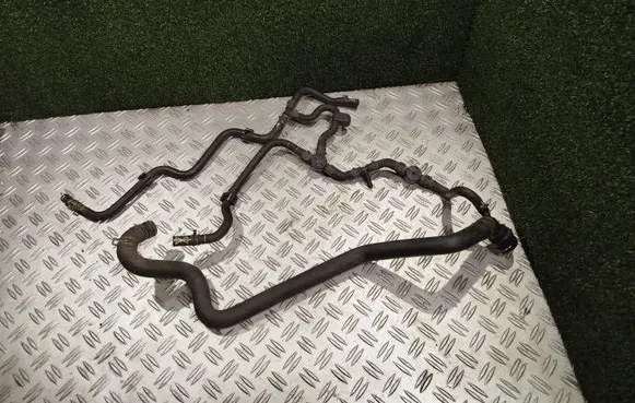 Coolant pipe/hose