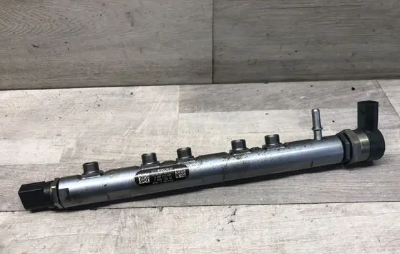 BMW 3 E90 E91 Fuel main line pipe 0281002949 15881007
