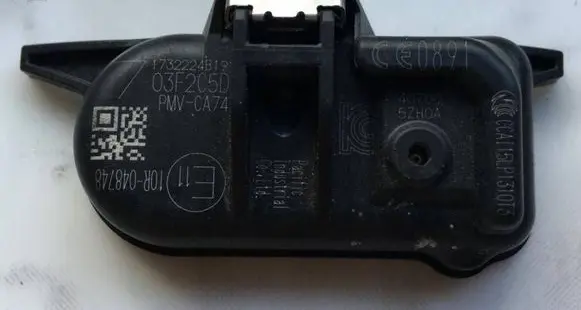 Nissan Juke I F15 Tire pressure sensor 10R048748