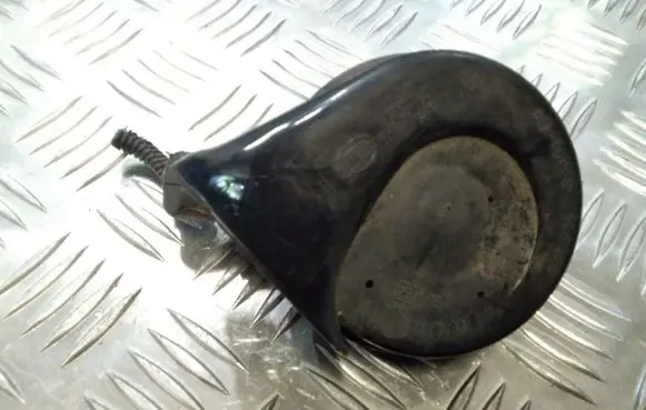 Volkswagen Touareg I Horn signal 007424