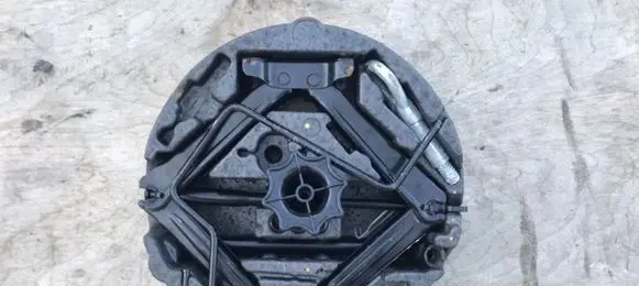 Opel Astra H Tool set 
