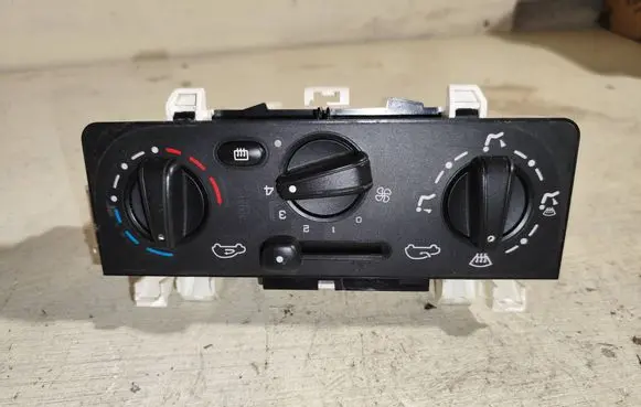 Citroen C3 Pluriel Climate control unit F664477s 69307002