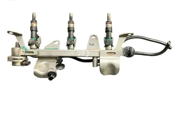 Renault Clio IV Fuel injectors set 175201470R 20140424