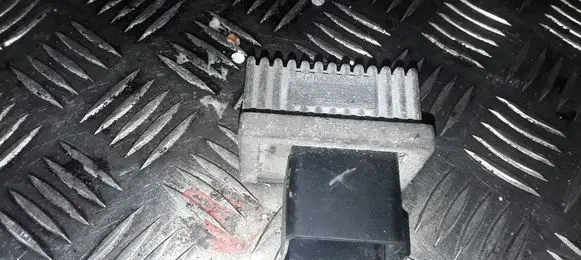 Renault Scenic II - Grand scenic II Glow plug pre-heat relay 7700115078