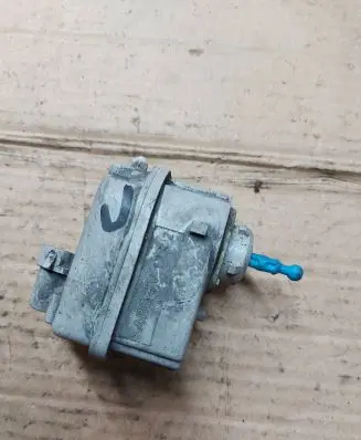 Headlight level adjustment motor