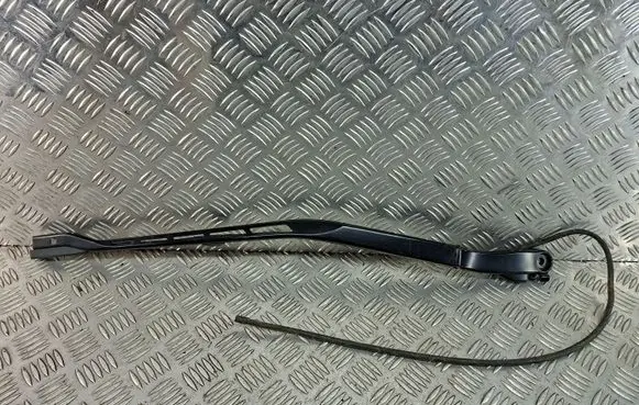 Volvo XC90 Front wiper blade arm 31391848