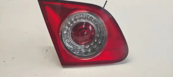Tailgate rear/tail lights