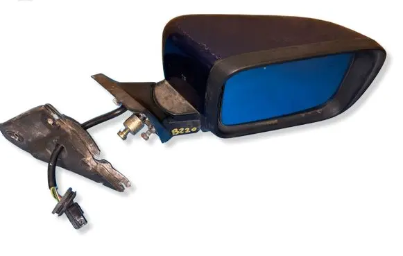 BMW 8 E31 Front door electric wing mirror 81080421