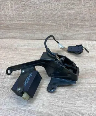 BMW 5 E39 Tailgate window lock/catch/latch 8238469 8384069 8381137