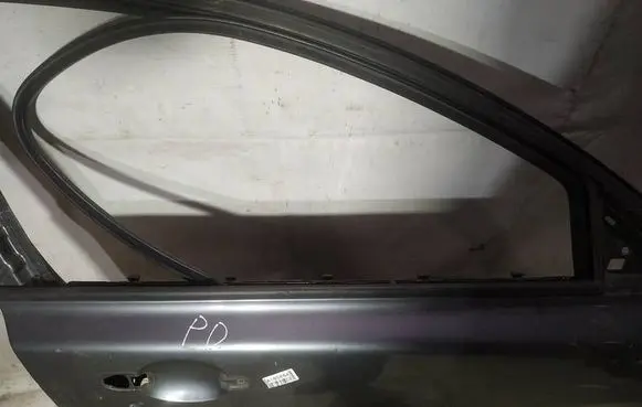 Volvo V50 Front door glass trim molding 