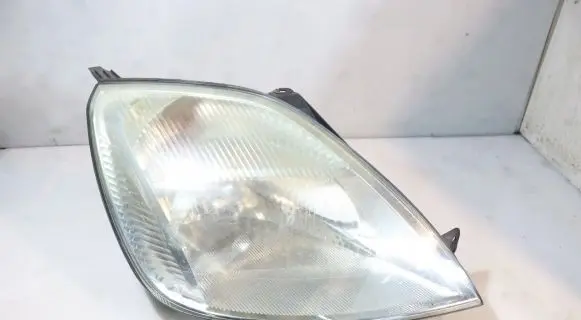 Ford Fiesta Headlight/headlamp
