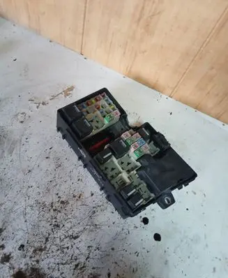 Volvo V50 Fuse box set 8688040 518818000