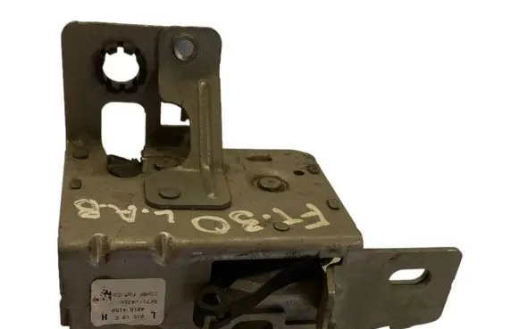Loading door lock
