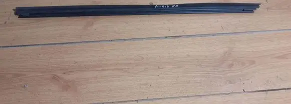 Toyota Auris 150 Front door glass trim molding