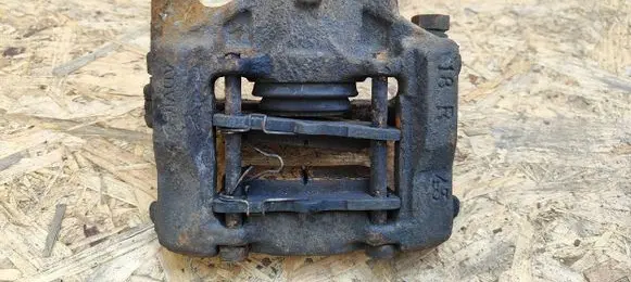 Lexus IS 220D-250-350 Rear brake caliper
