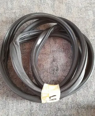 Opel Zafira A Front door rubber seal 